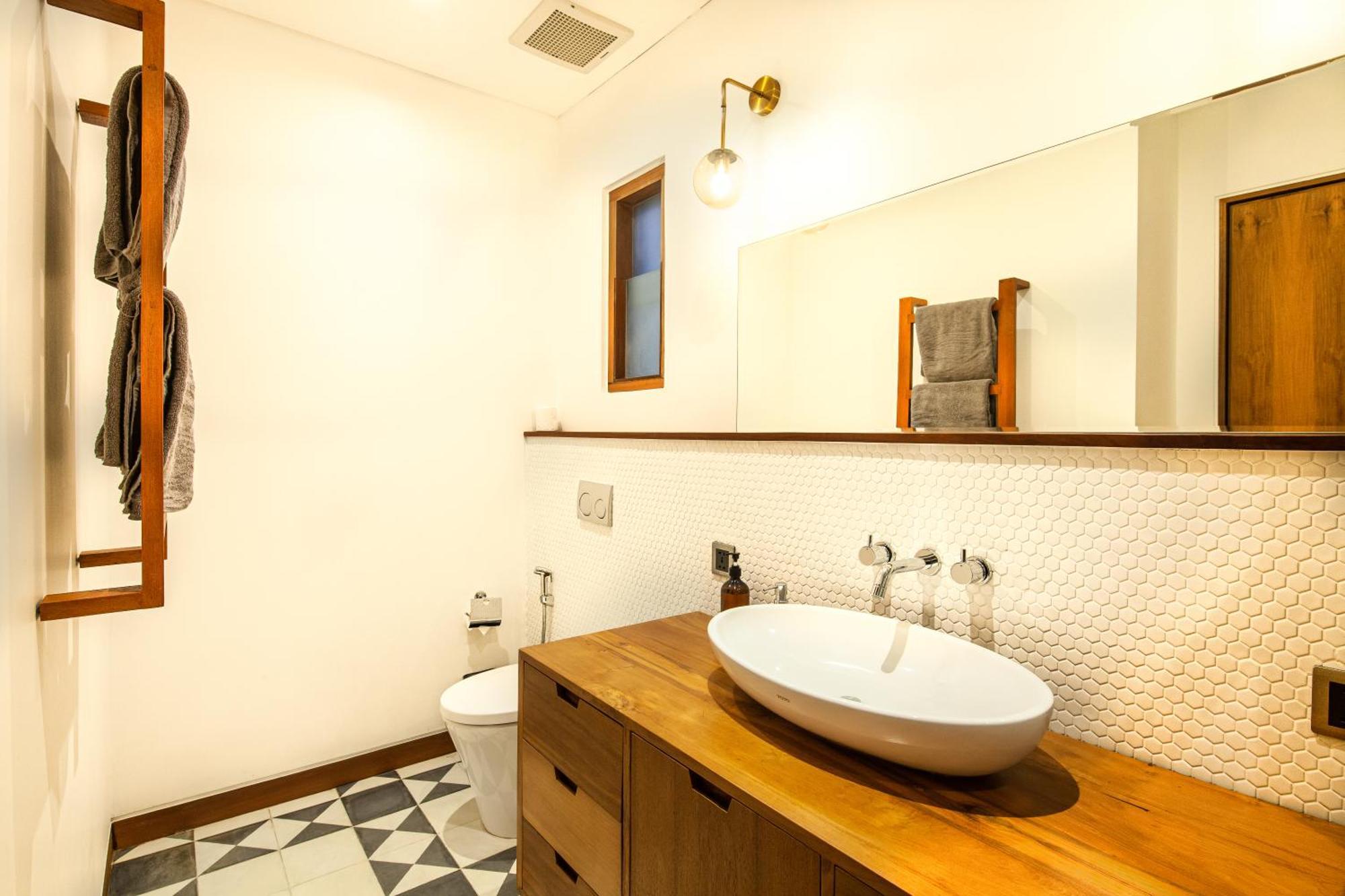 Brand New 5 Bedroom Villa Enclosed Living Room Canggu 캉구 외부 사진
