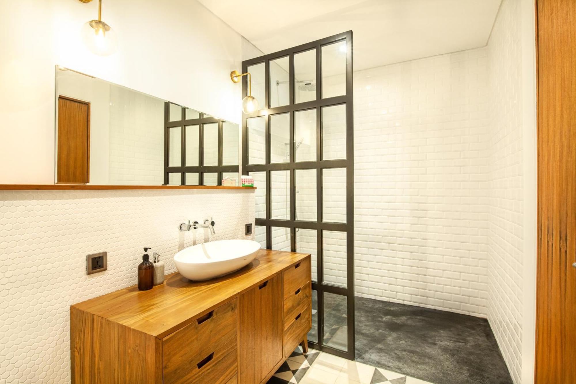 Brand New 5 Bedroom Villa Enclosed Living Room Canggu 캉구 외부 사진