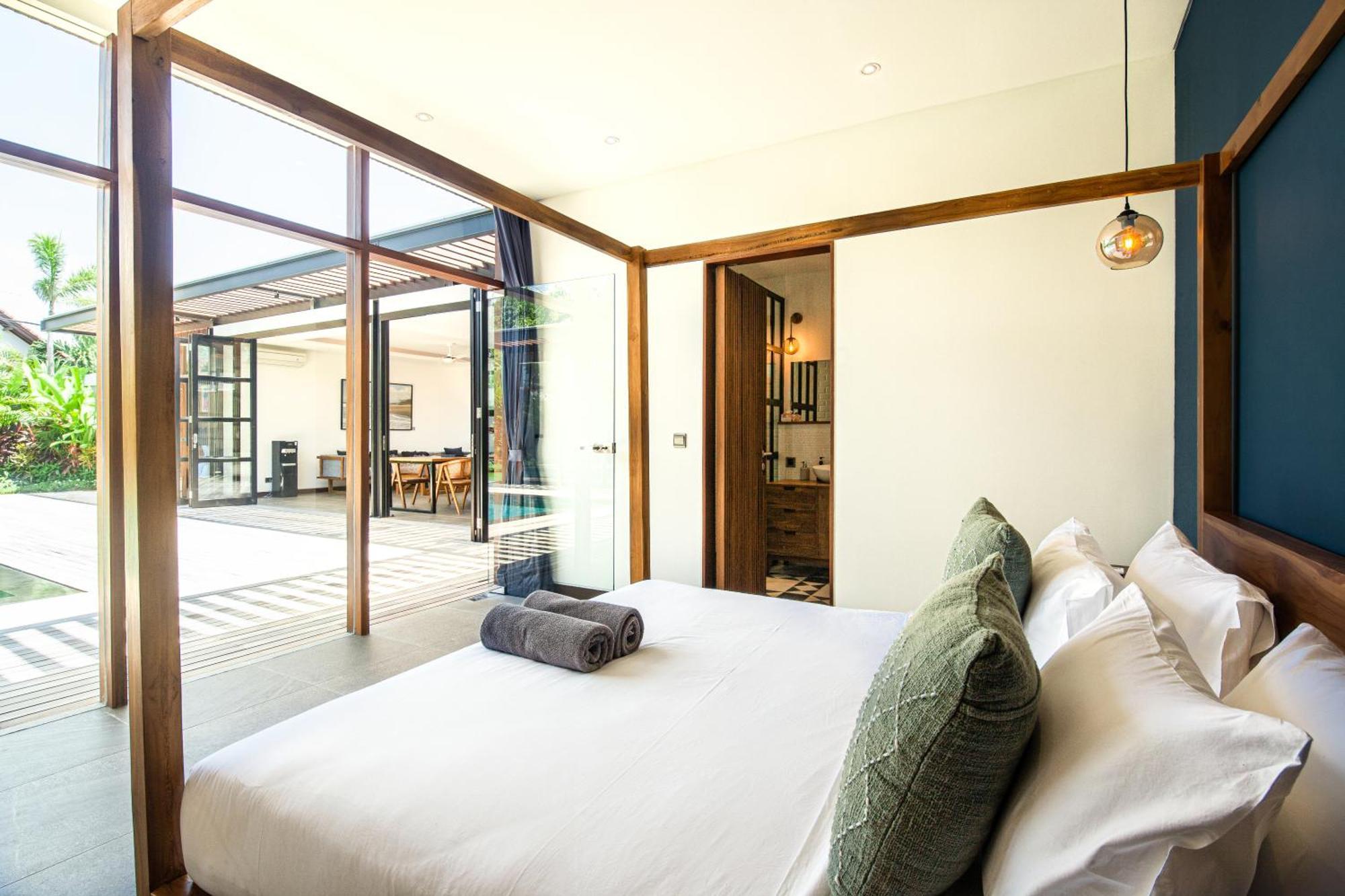 Brand New 5 Bedroom Villa Enclosed Living Room Canggu 캉구 외부 사진